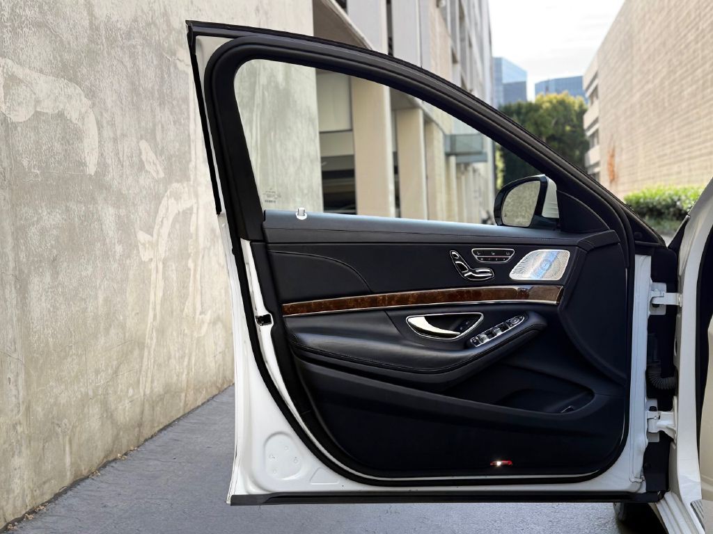 2015 Mercedes-Benz S-Class Image 17