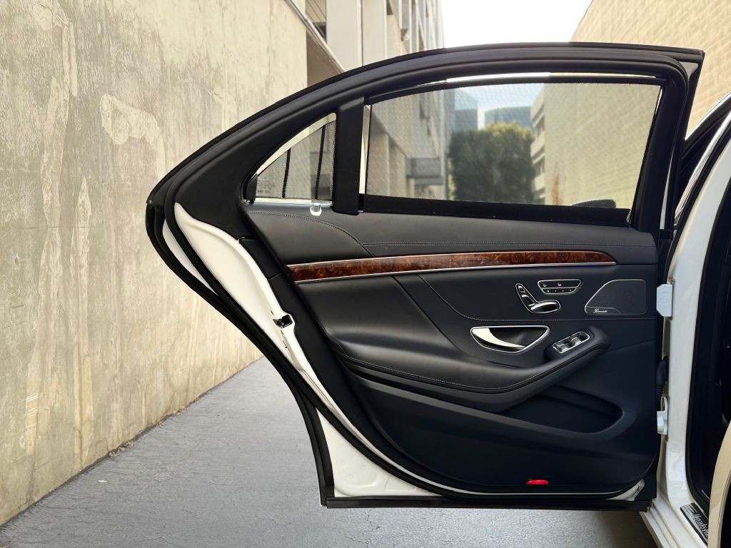 2015 Mercedes-Benz S-Class Image 23