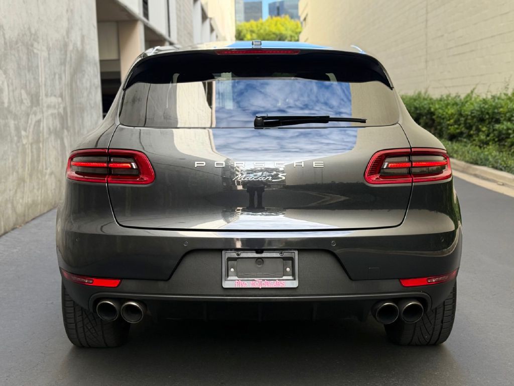 2018 Porsche Macan Image 11