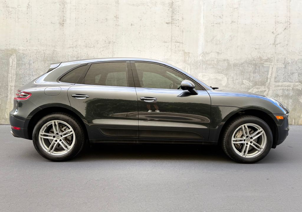2018 Porsche Macan Image 14