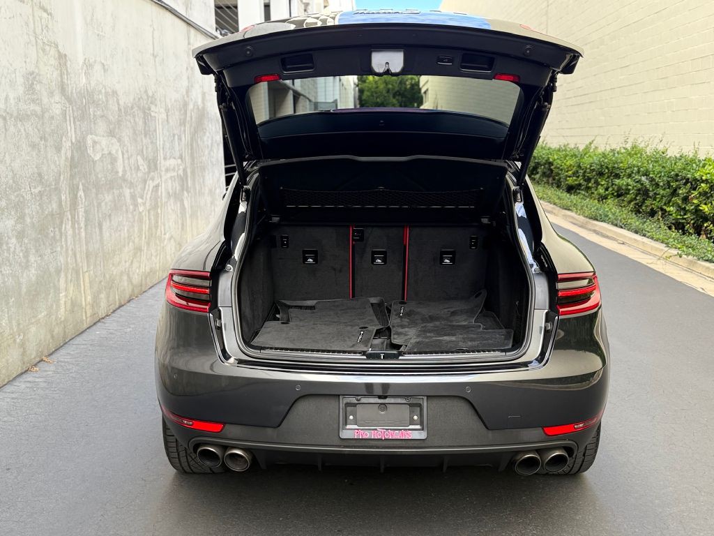 2018 Porsche Macan Image 29