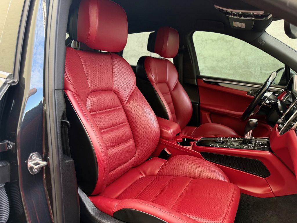 2018 Porsche Macan Image 33