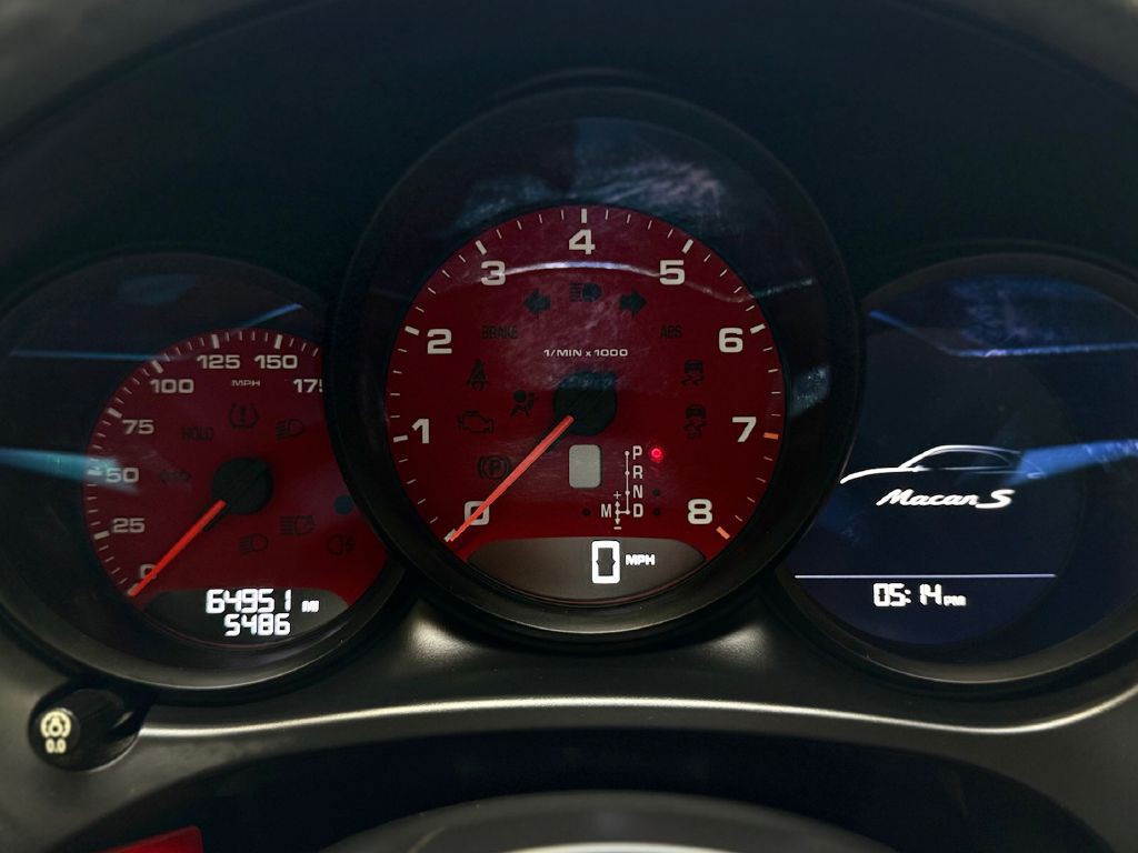 2018 Porsche Macan Image 39