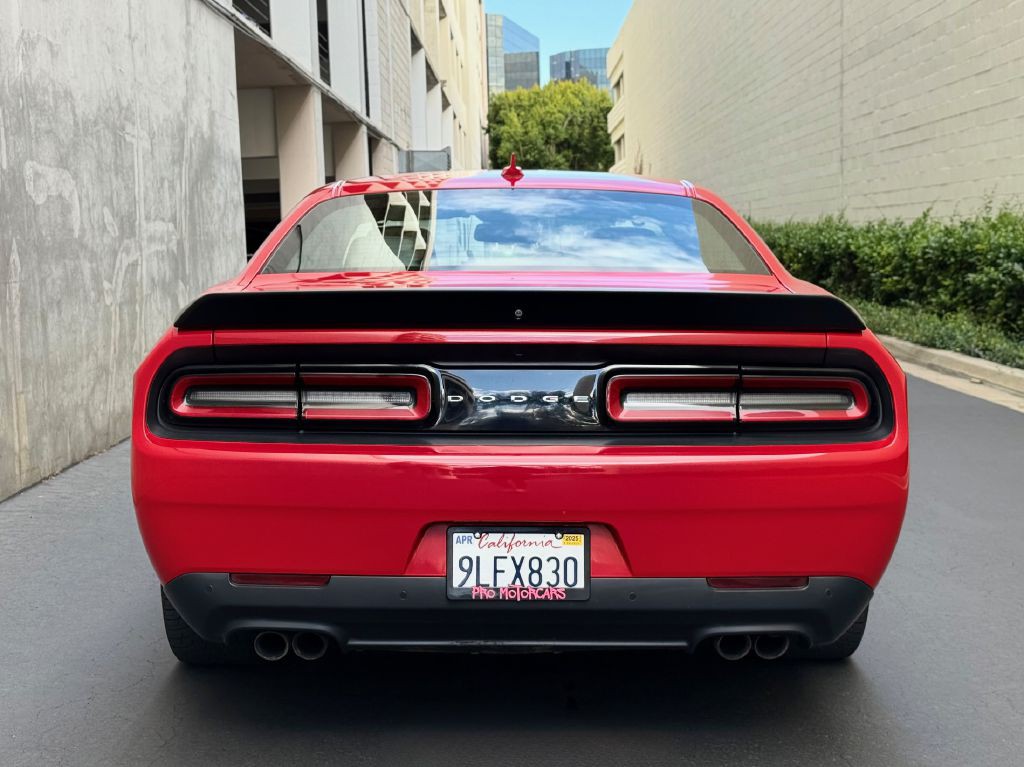 2016 Dodge Challenger Image 11
