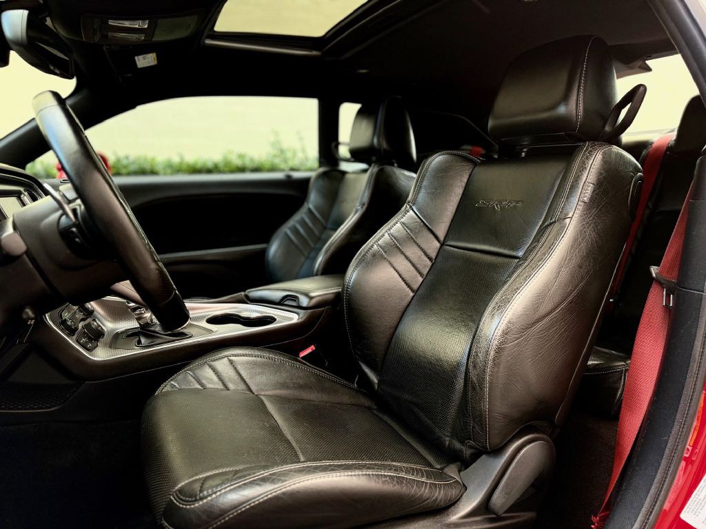 2016 Dodge Challenger Image 17