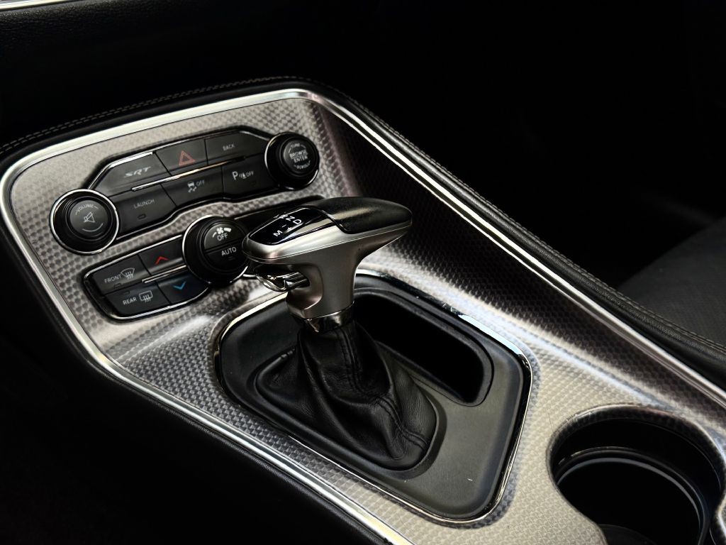 2016 Dodge Challenger Image 19