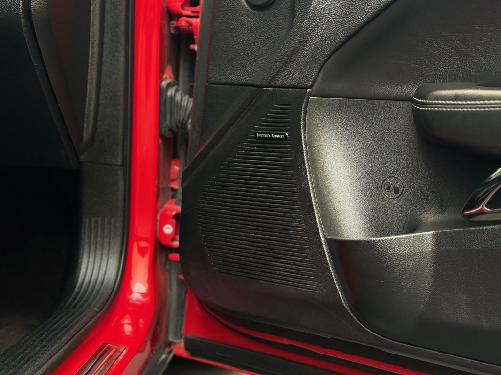2016 Dodge Challenger Image 22