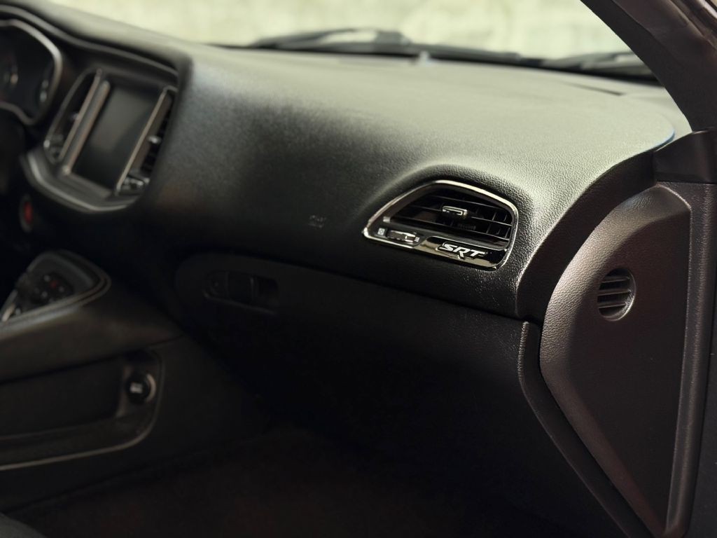 2016 Dodge Challenger Image 24