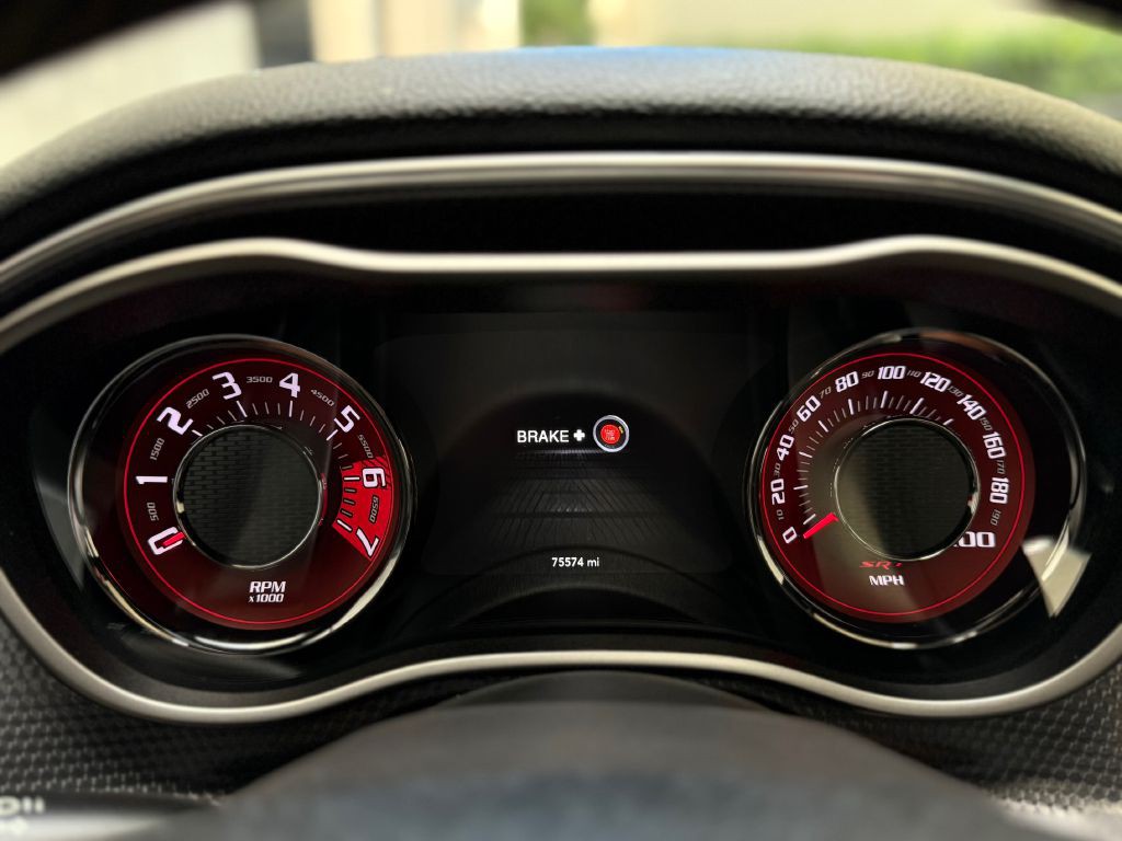 2016 Dodge Challenger Image 25