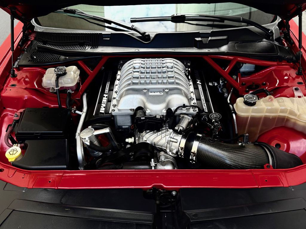 2016 Dodge Challenger Image 27