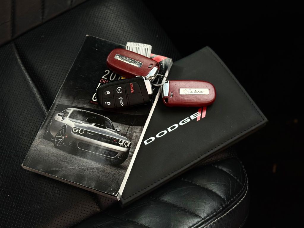 2016 Dodge Challenger Image 29