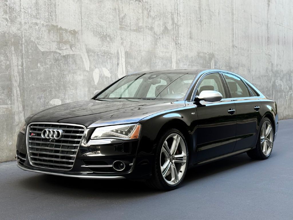 2013 Audi S8 Image 1