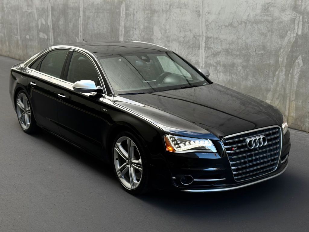 2013 Audi S8 Image 14