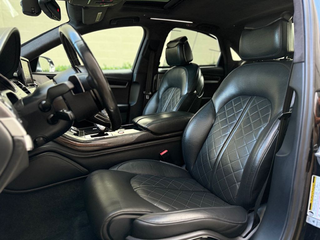 2013 Audi S8 Image 20
