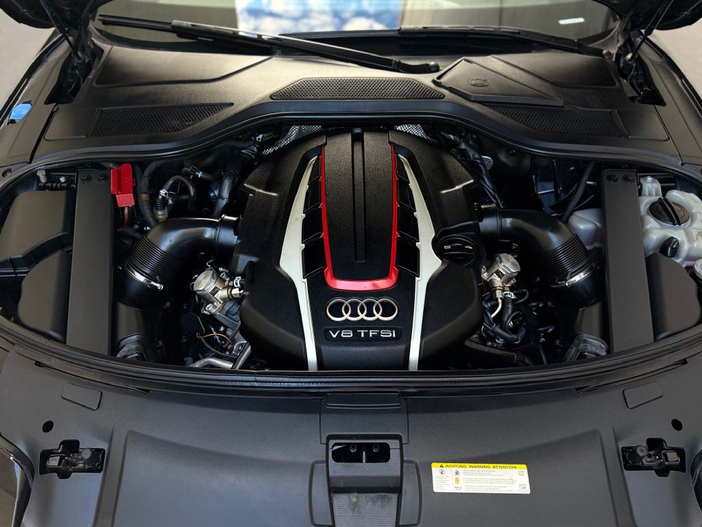 2013 Audi S8 Image 39