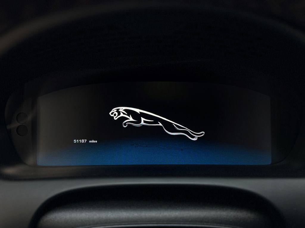 2011 Jaguar XJ Image 26