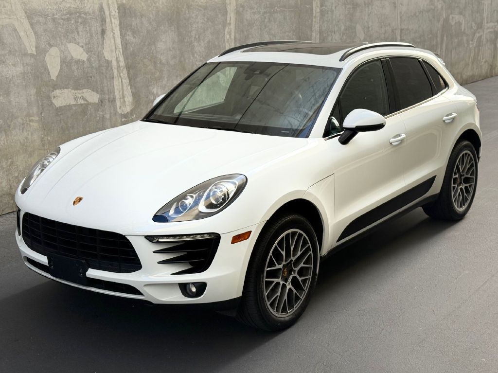 2017 Porsche Macan Image 2