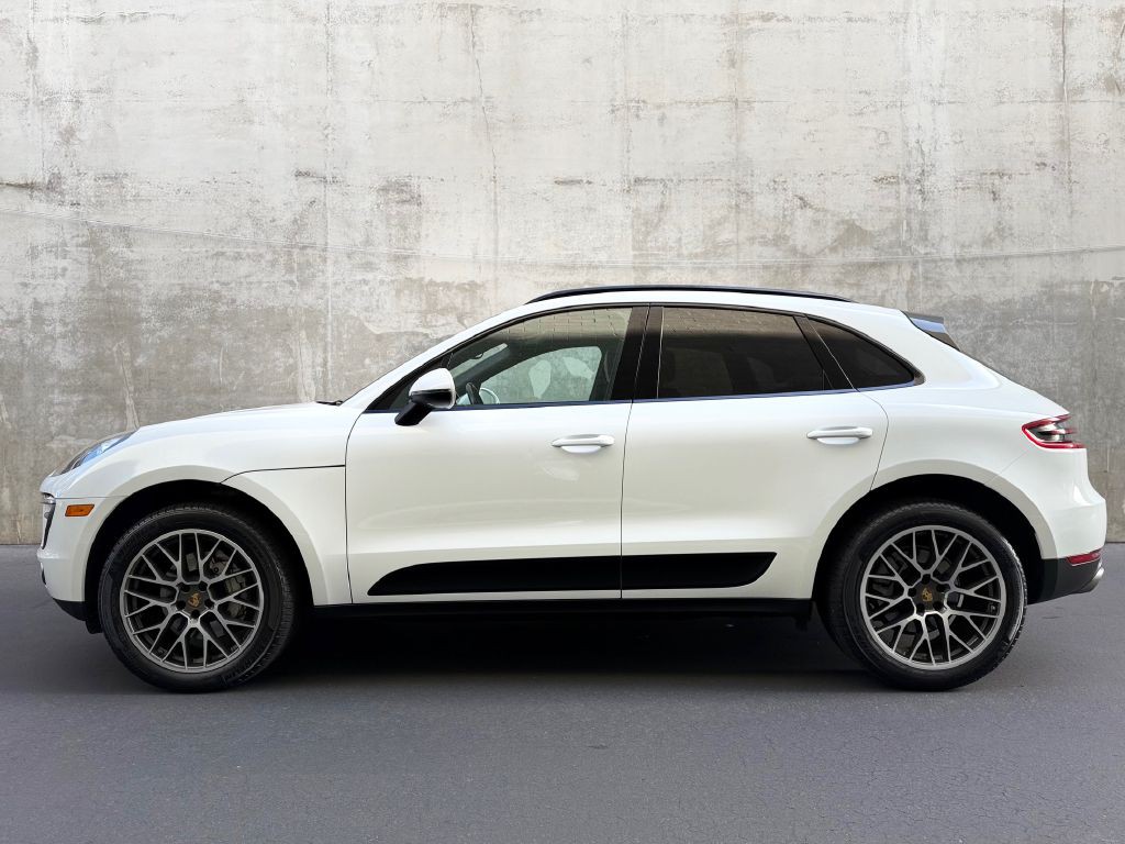 2017 Porsche Macan Image 7