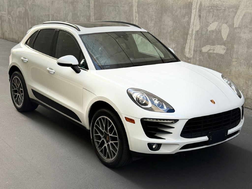 2017 Porsche Macan Image 11