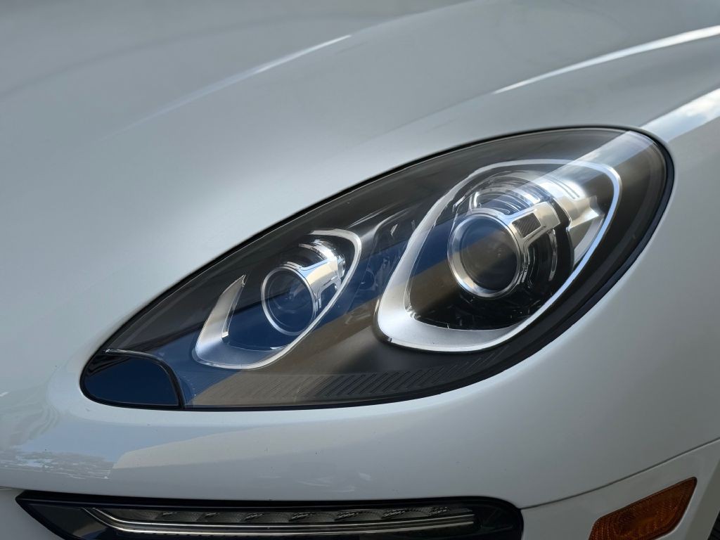 2017 Porsche Macan Image 13