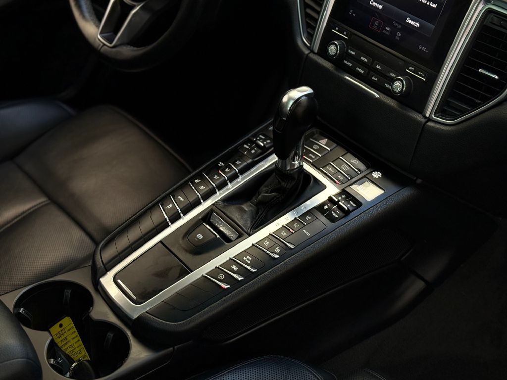 2017 Porsche Macan Image 29