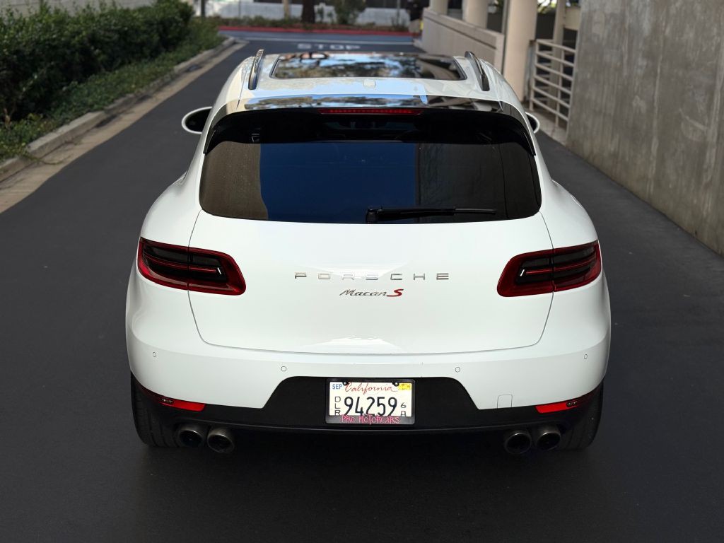 2017 Porsche Macan Image 33