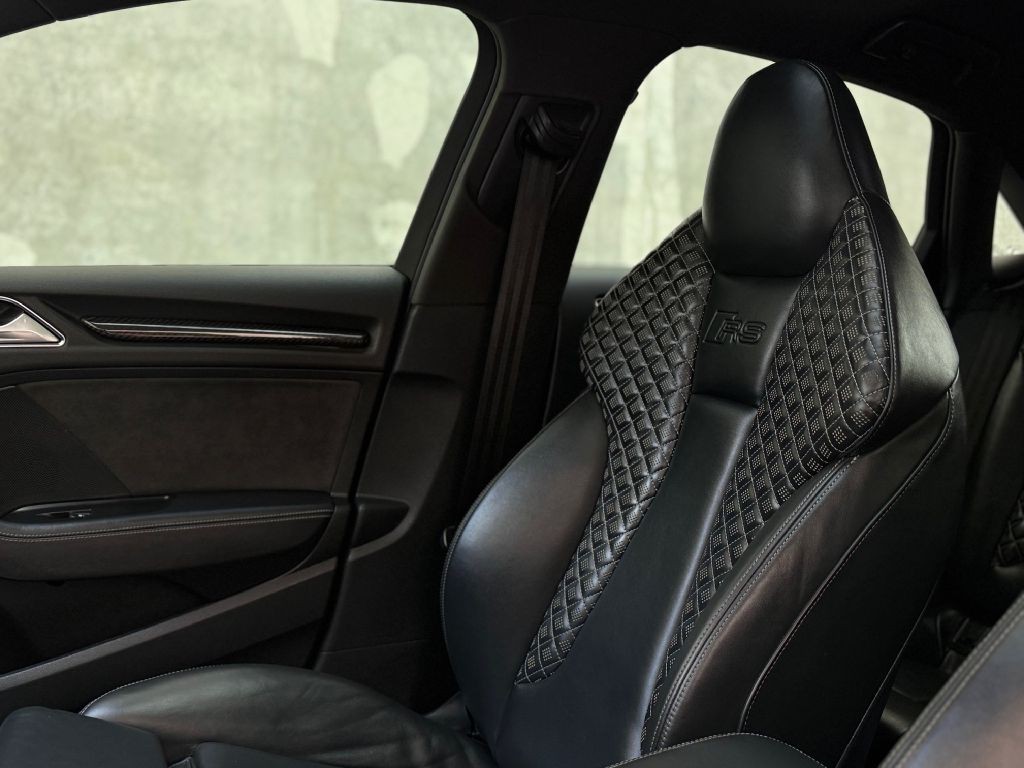 2018 Audi RS3 Image 18
