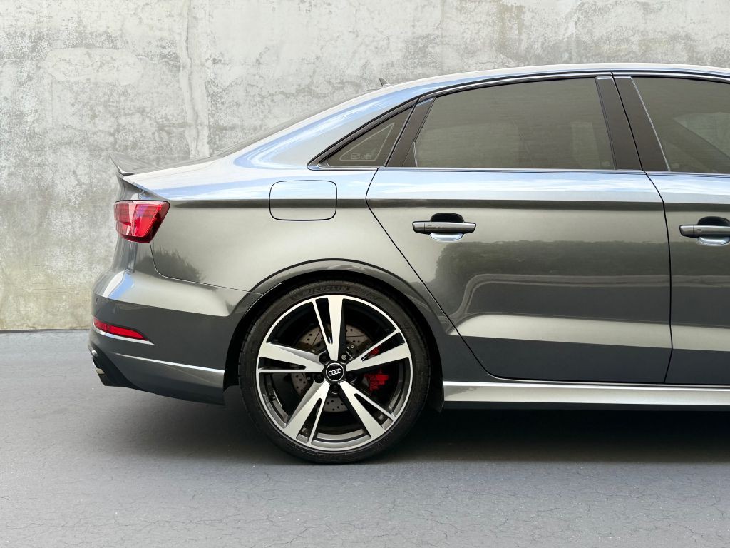 2018 Audi RS3 Image 30