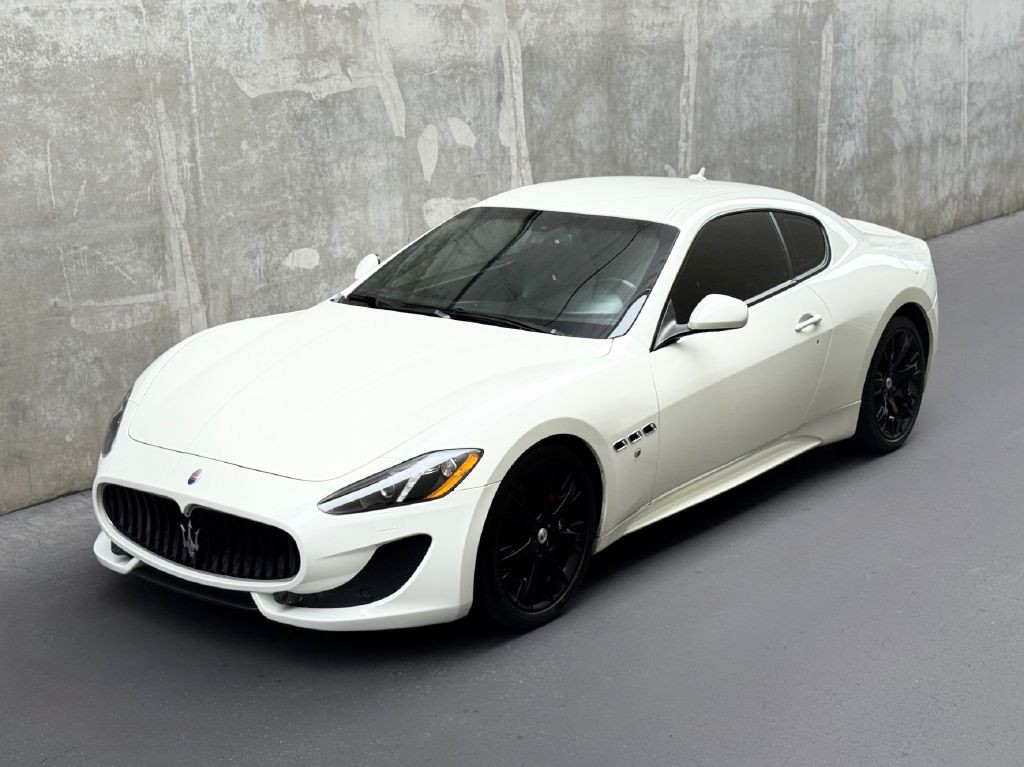 2014 Maserati GranTurismo Image 2