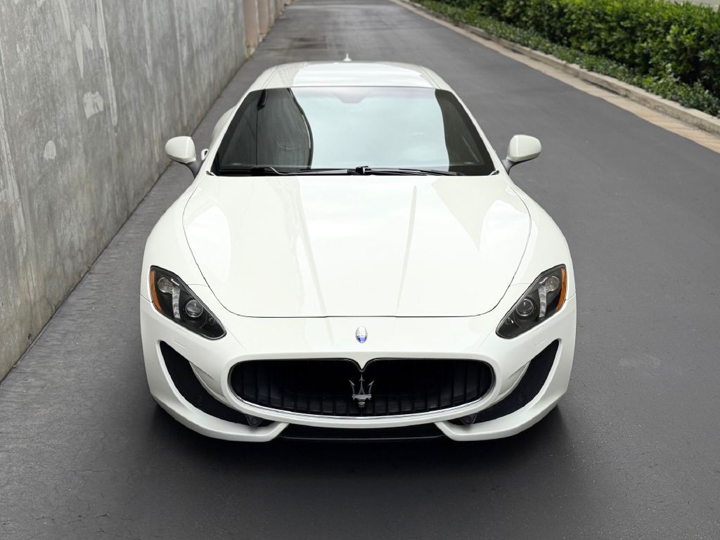 2014 Maserati GranTurismo Image 3