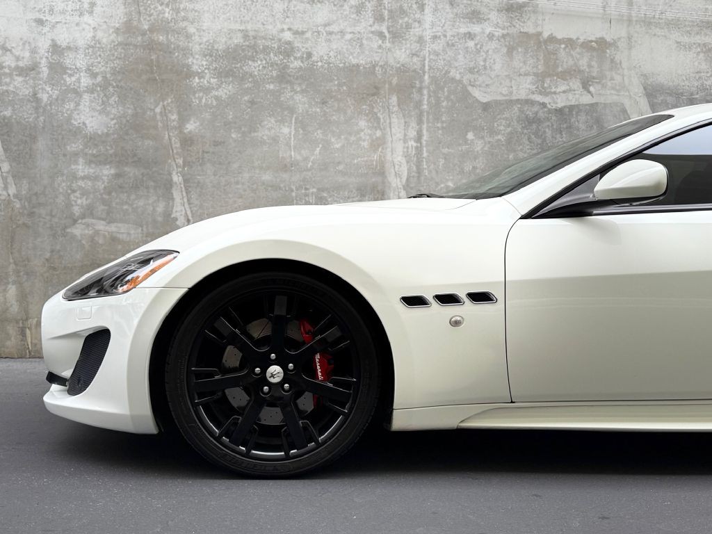 2014 Maserati GranTurismo Image 5