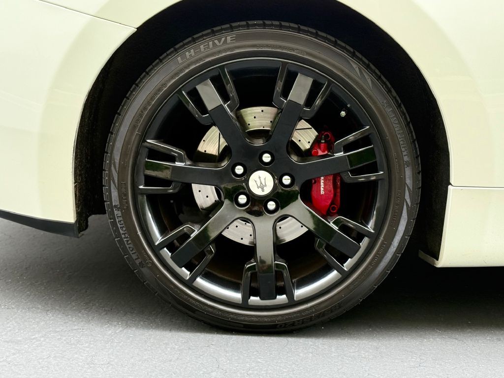 2014 Maserati GranTurismo Image 19
