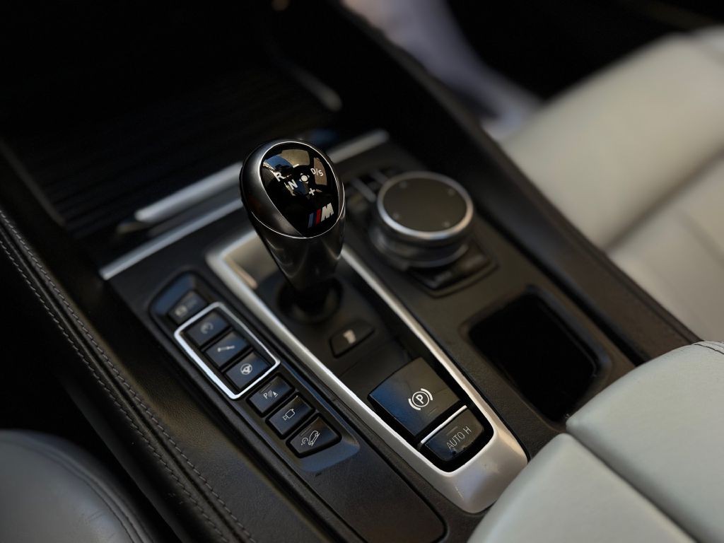 2018 BMW X5 Image 32