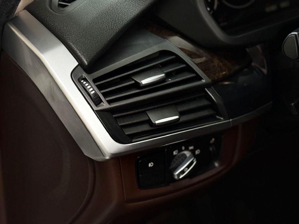 2015 BMW X5 Image 14