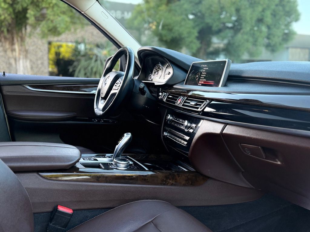 2015 BMW X5 Image 23