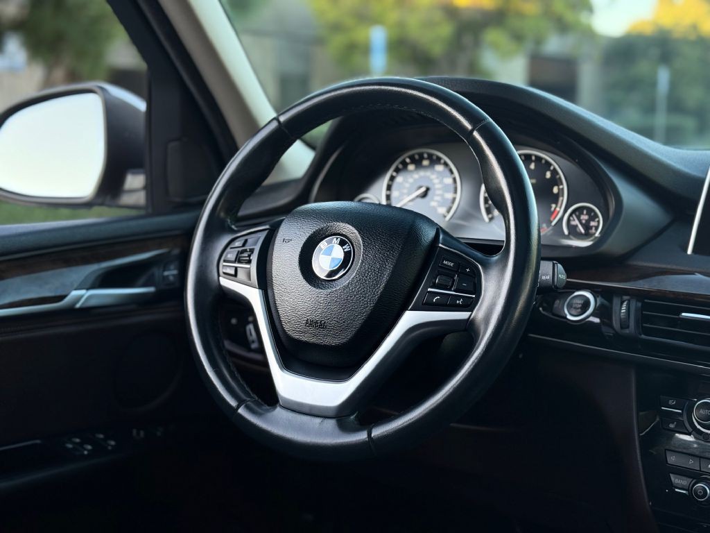 2015 BMW X5 Image 24
