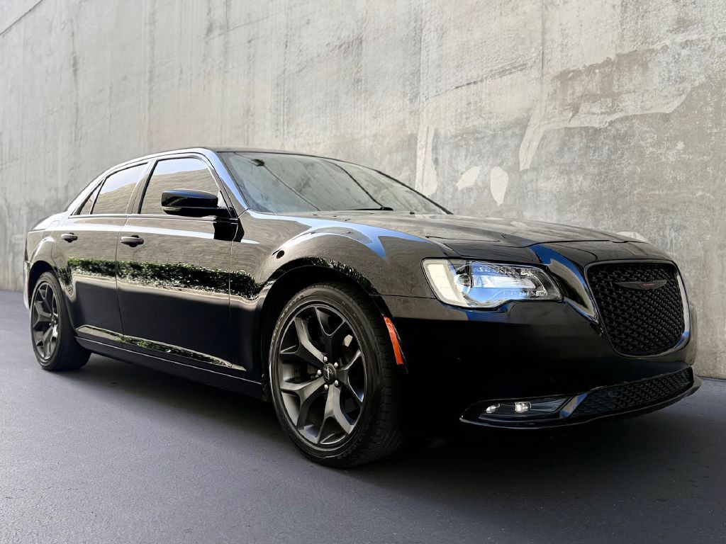 2021 Chrysler 300 Image 2