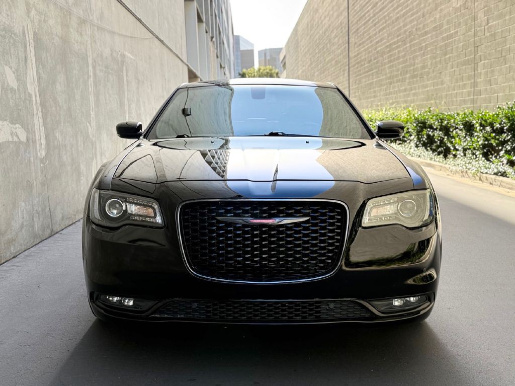 2021 Chrysler 300 Image 4