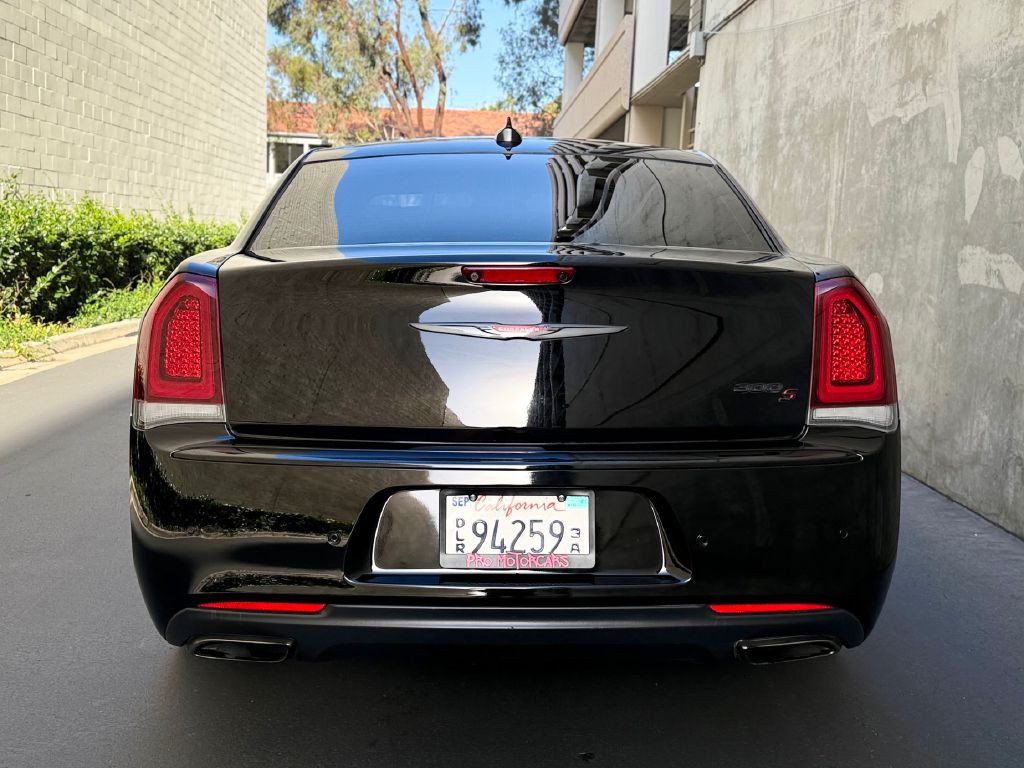 2021 Chrysler 300 Image 9