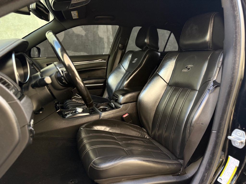 2021 Chrysler 300 Image 14
