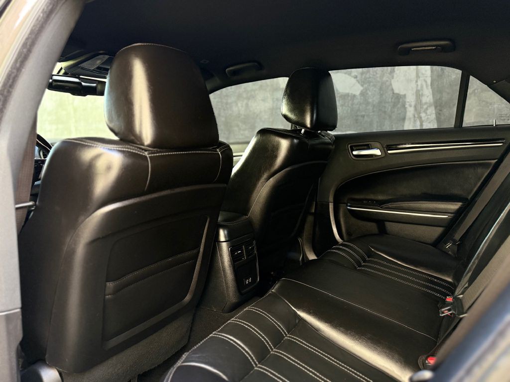 2021 Chrysler 300 Image 15