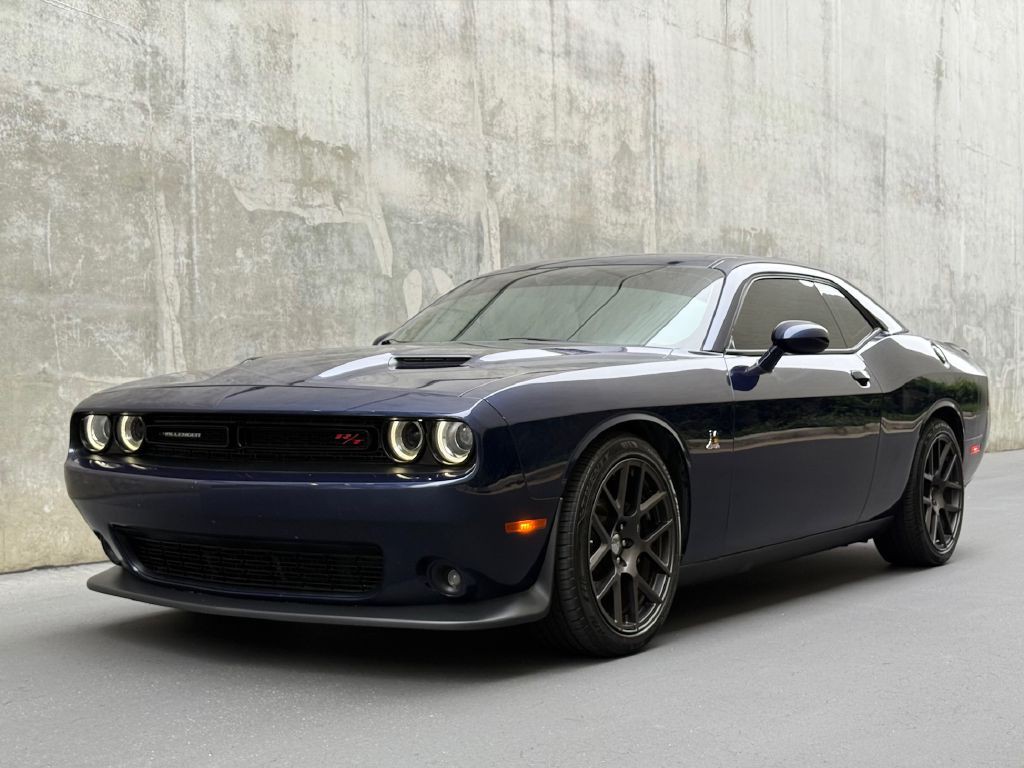 2016 Dodge Challenger Image 1
