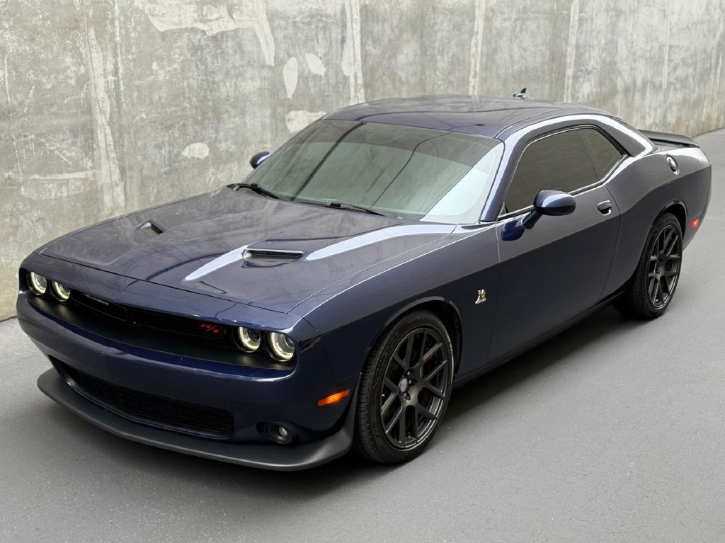 2016 Dodge Challenger Image 2