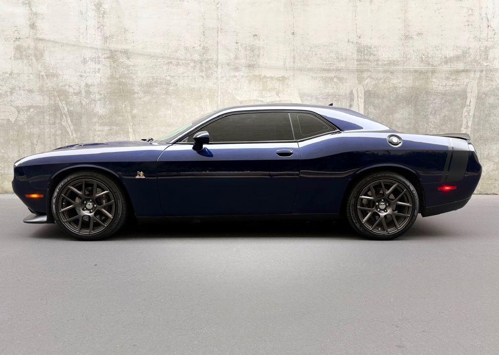2016 Dodge Challenger Image 4