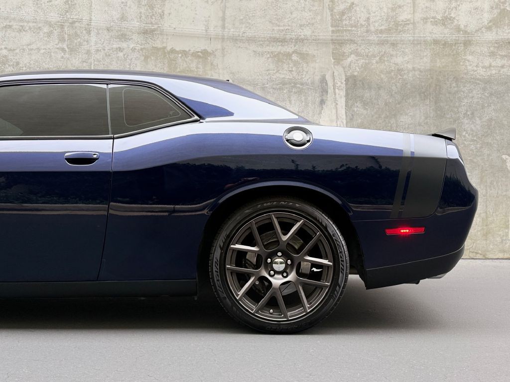 2016 Dodge Challenger Image 6
