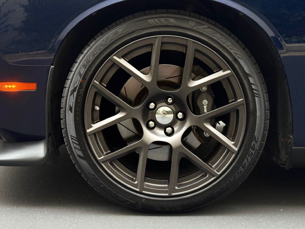 2016 Dodge Challenger Image 9