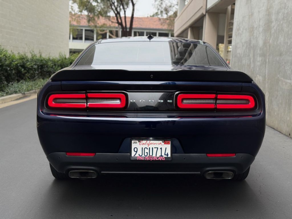 2016 Dodge Challenger Image 10