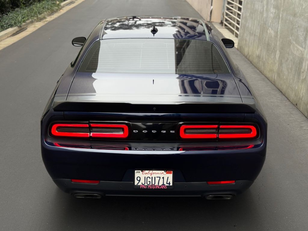 2016 Dodge Challenger Image 11