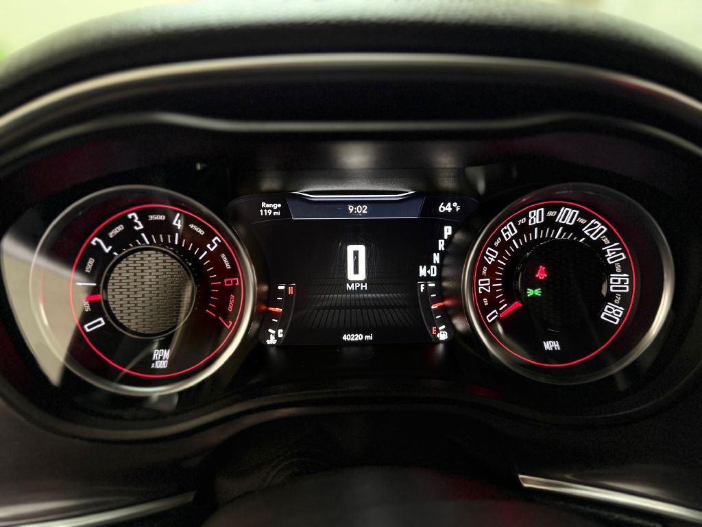 2016 Dodge Challenger Image 17