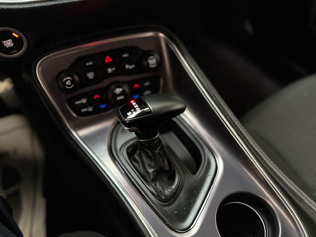 2016 Dodge Challenger Image 19